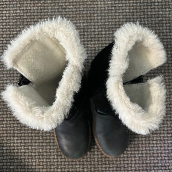 Unique Toddler Girls' Warm Winter Boots - Size 30, Barely Worn, Great Condition - Picture 4 of 6